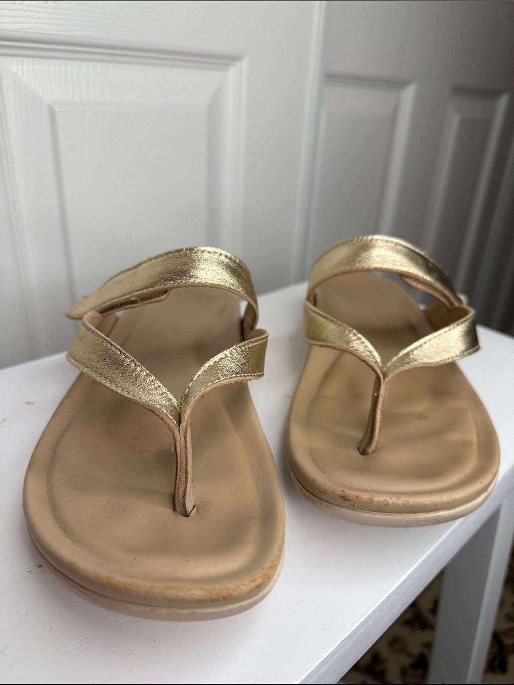 Stunning Light Gold Abeo Women's Oasis Thong Sandal Metatarsal — image 4 of 7